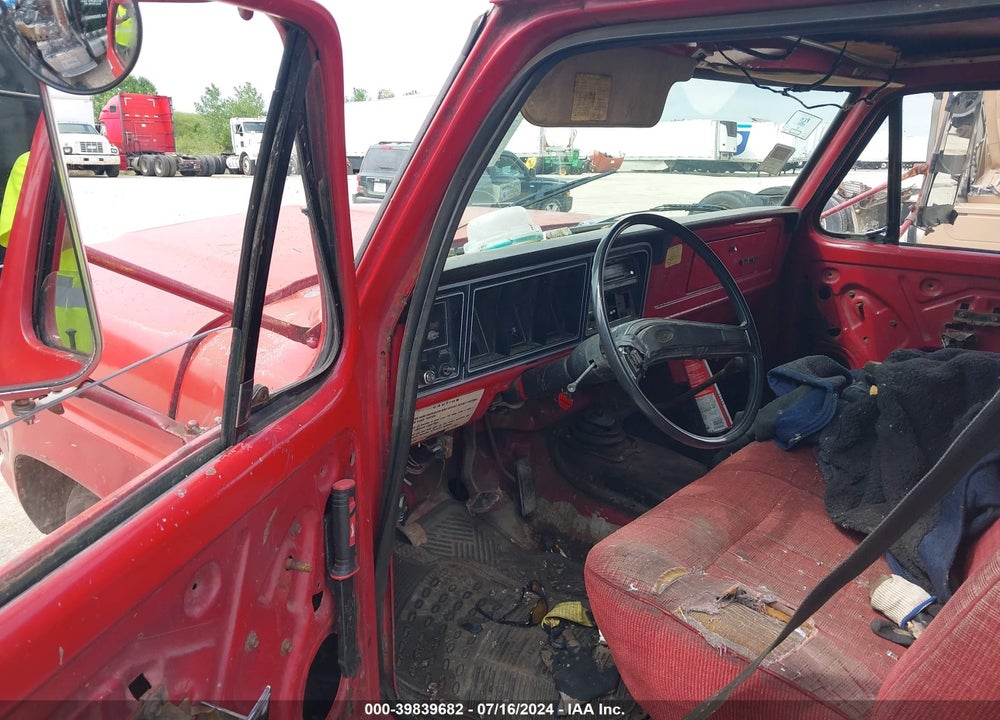 1977 FORD F-350 CHASSIS CAB VIN: F37HLY21589