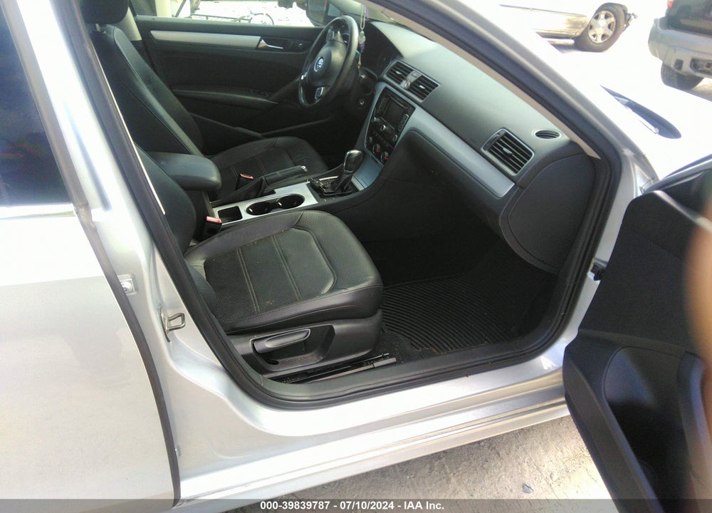 2013 VOLKSWAGEN PASSAT 2.5L SE VIN: 1VWBP7A34DC010991