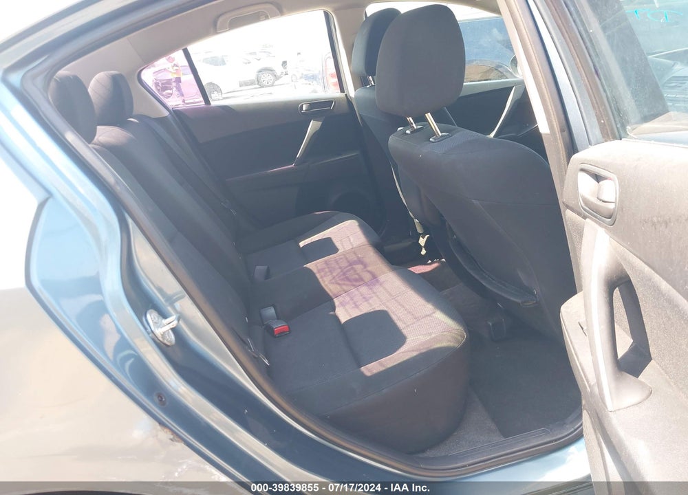 2010 MAZDA 3 I SPORT VIN: JM1BL1SG2A1240582