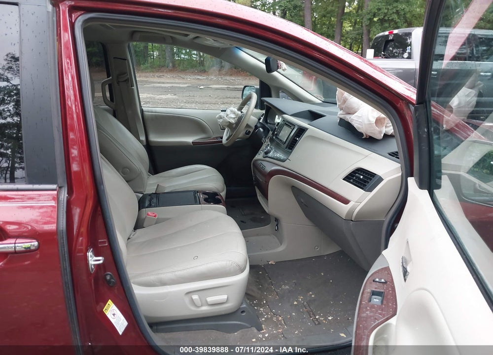 2013 TOYOTA SIENNA XLE V6 8 PASSENGER VIN: 5TDYK3DC4DS354982