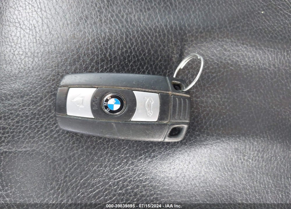 2008 BMW 328I VIN: WBAWB33528P132304