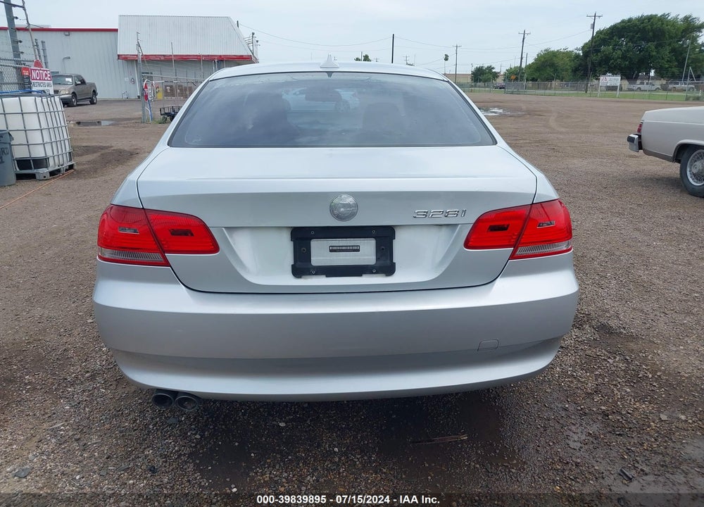 2008 BMW 328I VIN: WBAWB33528P132304