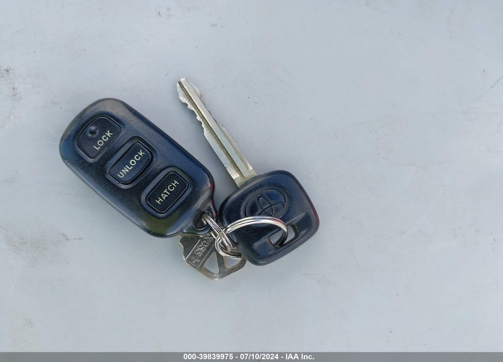 2003 TOYOTA MATRIX XRS VIN: 2T1KY32E13C029576