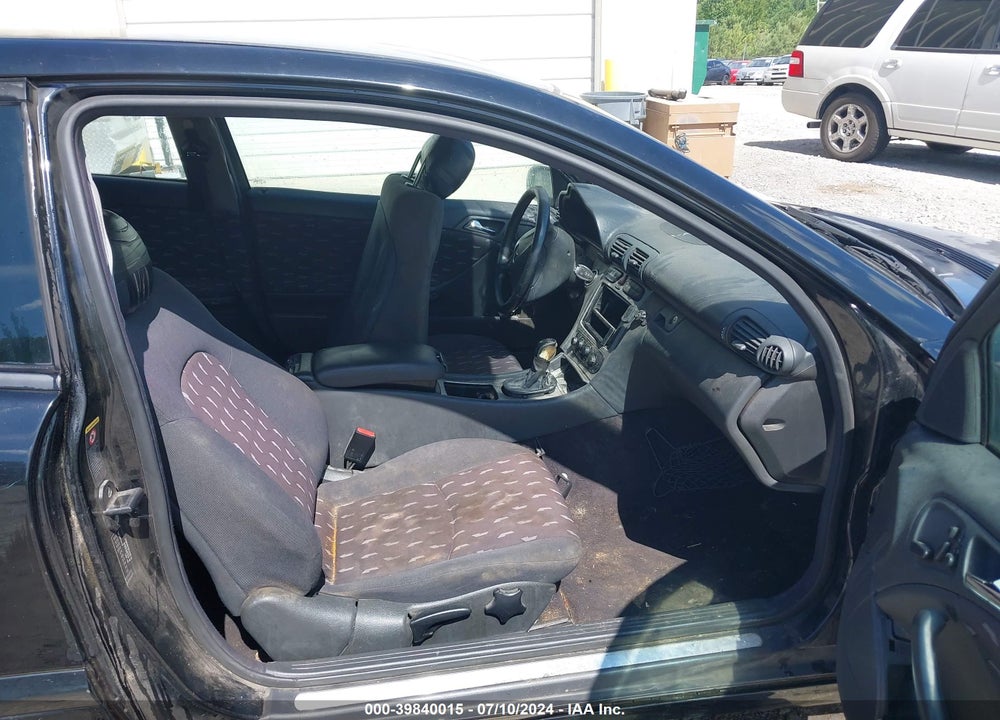 2002 MERCEDES-BENZ C 230 VIN: WDBRN47JX2A267480