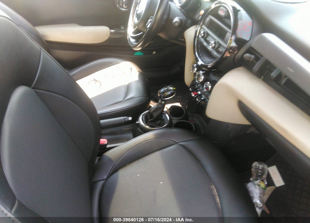 2014 MINI HARDTOP COOPER VIN: WMWXM5C56ET934206