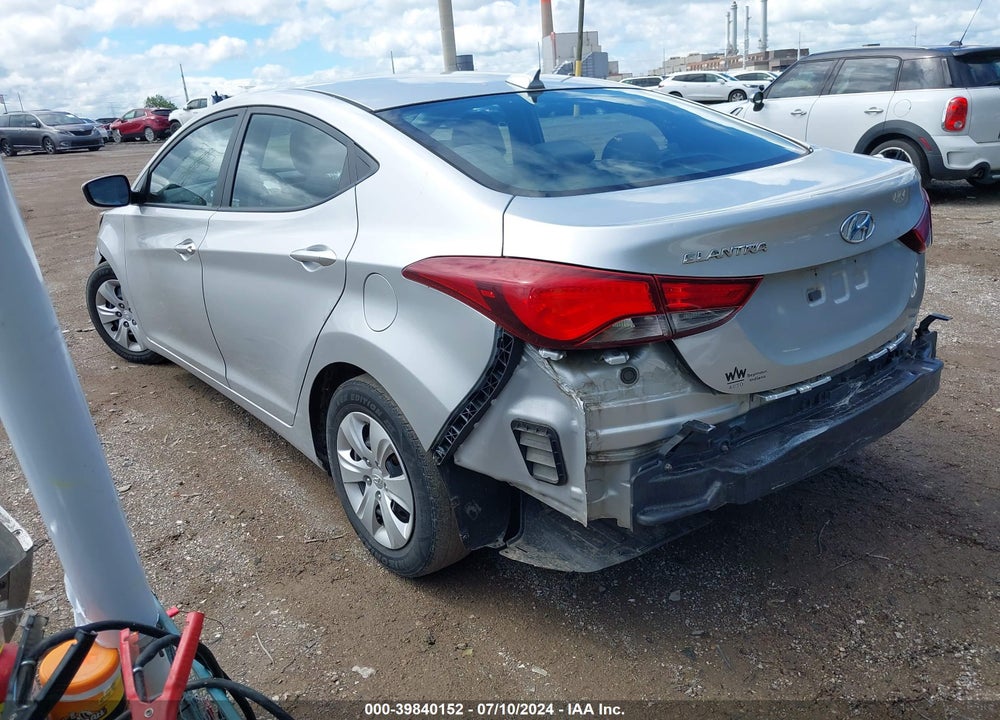 2016 HYUNDAI ELANTRA SE VIN: 5NPDH4AE6GH793894