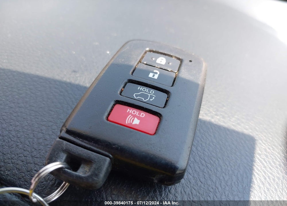 2017 TOYOTA HIGHLANDER XLE VIN: 5TDJZRFH7HS450099