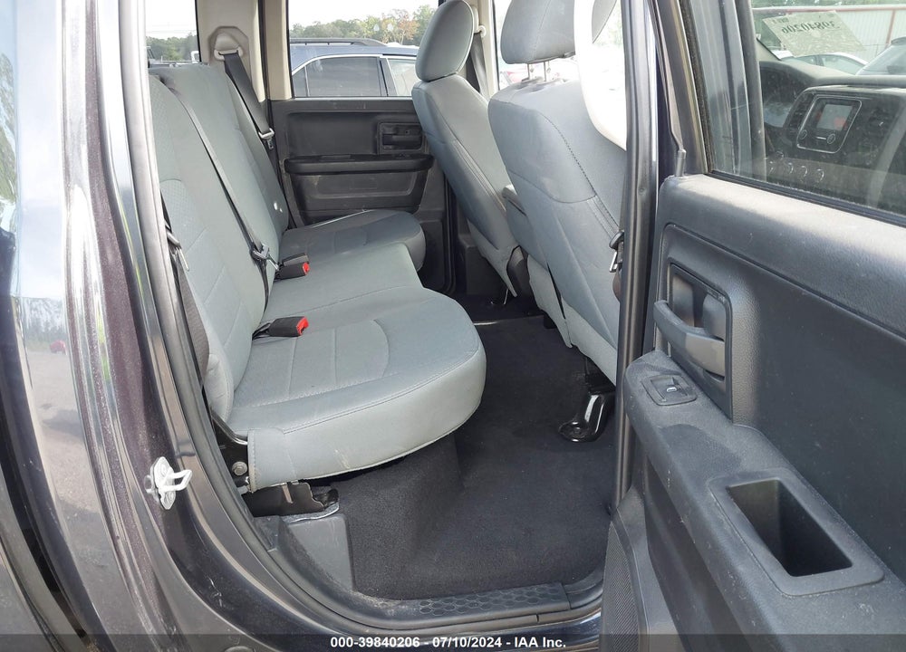 2015 RAM 1500 EXPRESS VIN: 1C6RR6FT5FS522483
