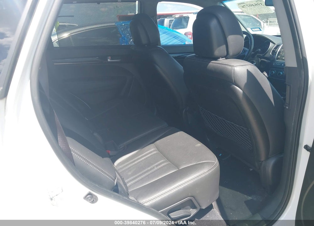 2015 KIA SORENTO VIN: 5XYKT3A61FG632853