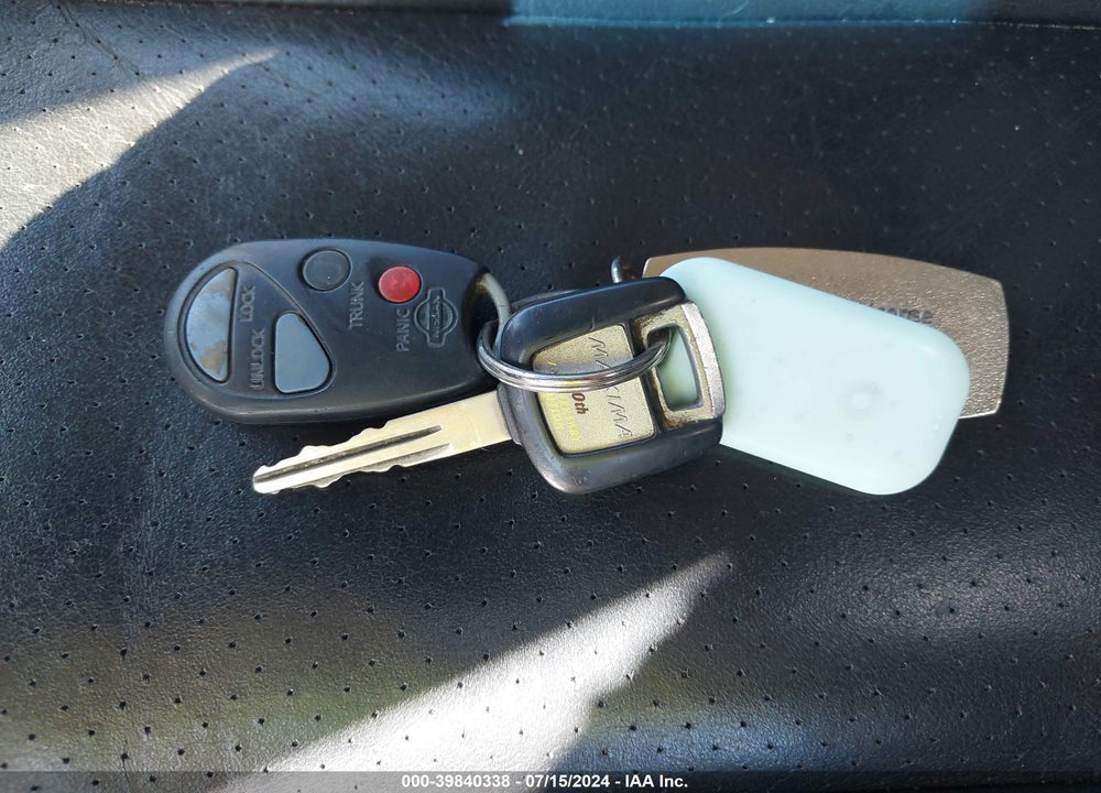 2001 NISSAN MAXIMA SE VIN: JN1CA31A11T309157