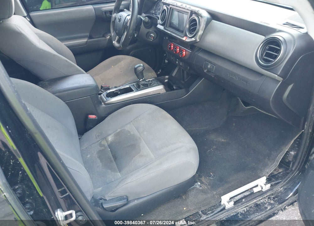 2018 TOYOTA TACOMA SR5 V6 VIN: 3TMAZ5CN4JM059890
