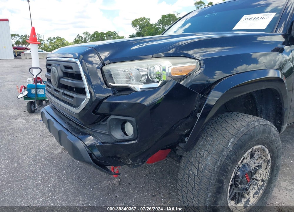 2018 TOYOTA TACOMA SR5 V6 VIN: 3TMAZ5CN4JM059890
