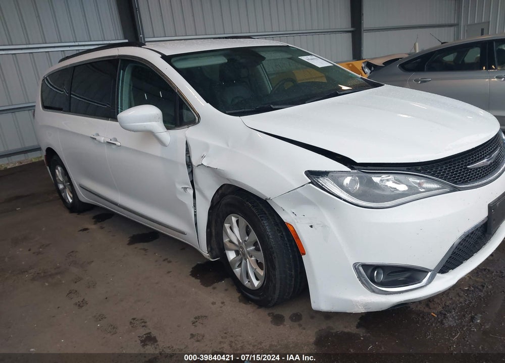 2017 CHRYSLER PACIFICA TOURING L VIN: 2C4RC1BG3HR620647