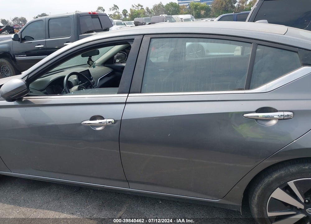 2022 NISSAN ALTIMA SV FWD VIN: 1N4BL4DV8NN337108