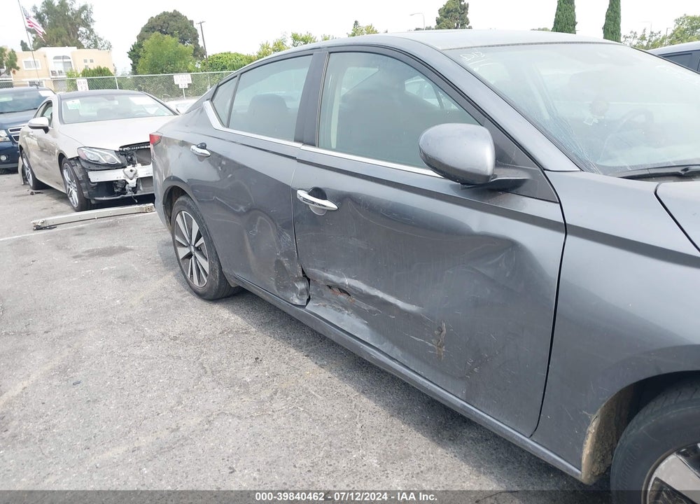 2022 NISSAN ALTIMA SV FWD VIN: 1N4BL4DV8NN337108