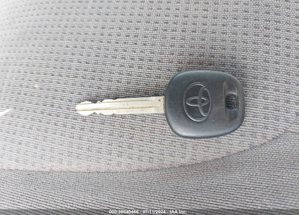 2004 TOYOTA SIENNA LE VIN: 5TDZA23CX4S053880