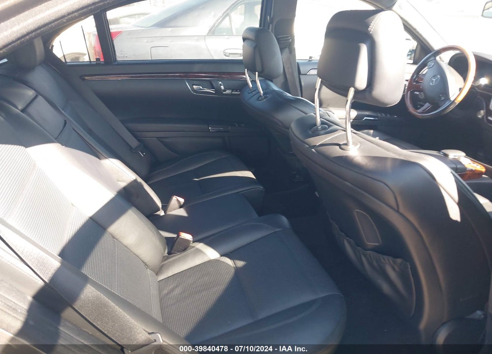 2009 MERCEDES-BENZ S63AMG VIN: WDDNG77X29A274813