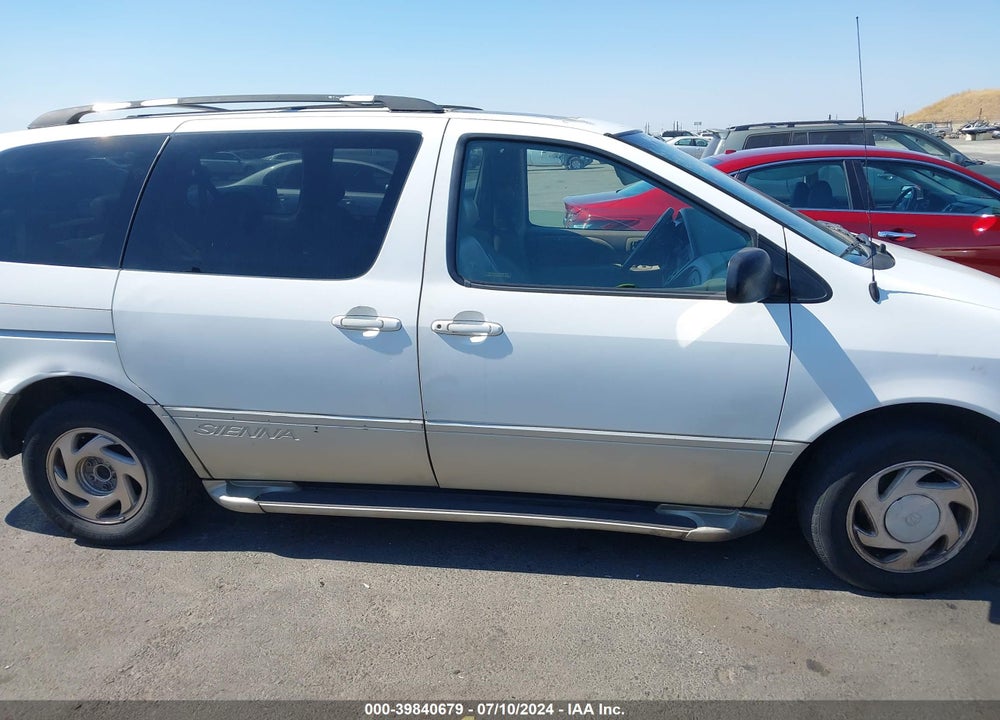 1999 TOYOTA SIENNA VIN: 4T3ZF13C9XU117566