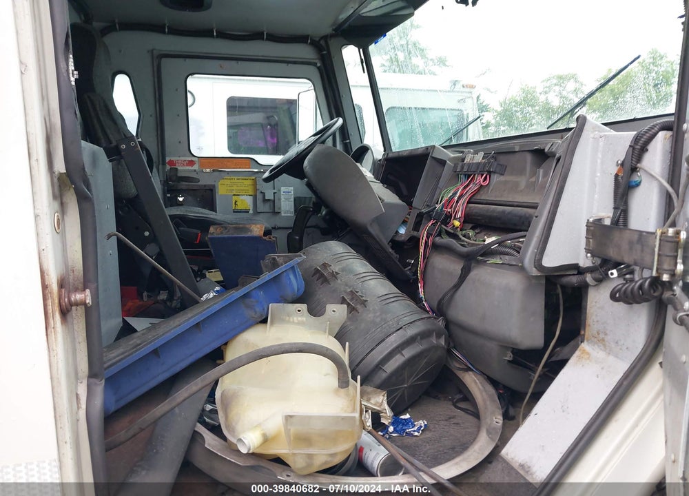 2006 INTERNATIONAL 4000 4300 VIN: 1HTMMAAM56H320425