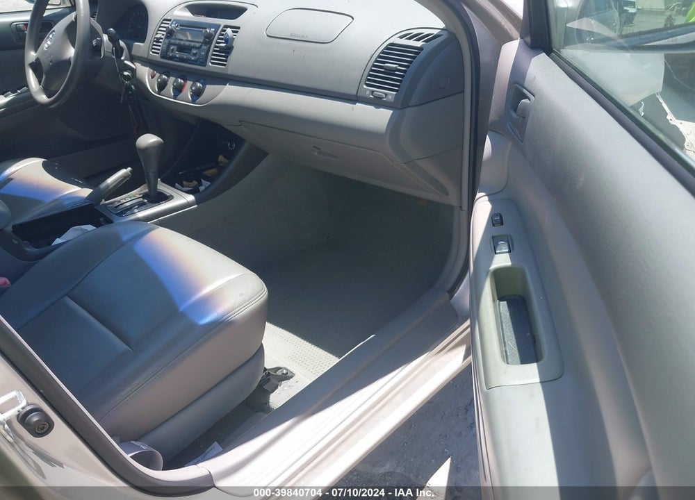 2004 TOYOTA CAMRY LE VIN: 4T1BE32K14U923074