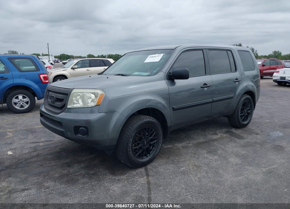 2011 HONDA PILOT LX VIN: 5FNYF3H29BB001337