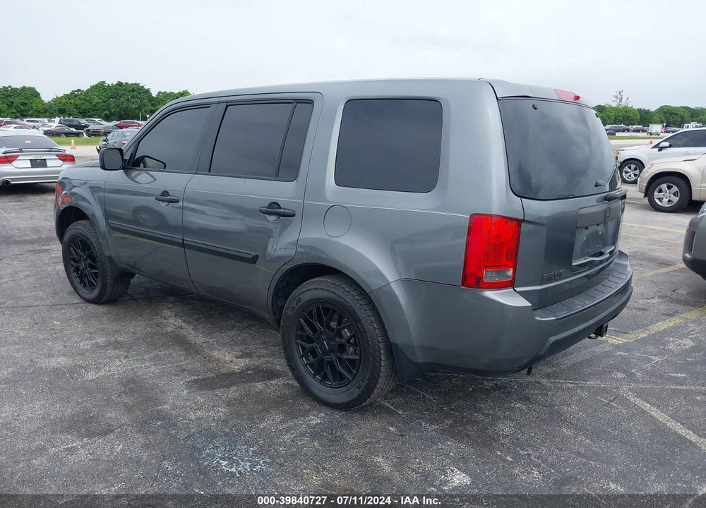 2011 HONDA PILOT LX VIN: 5FNYF3H29BB001337