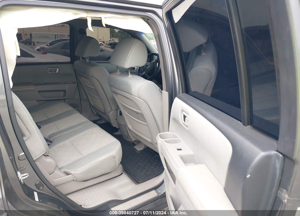 2011 HONDA PILOT LX VIN: 5FNYF3H29BB001337