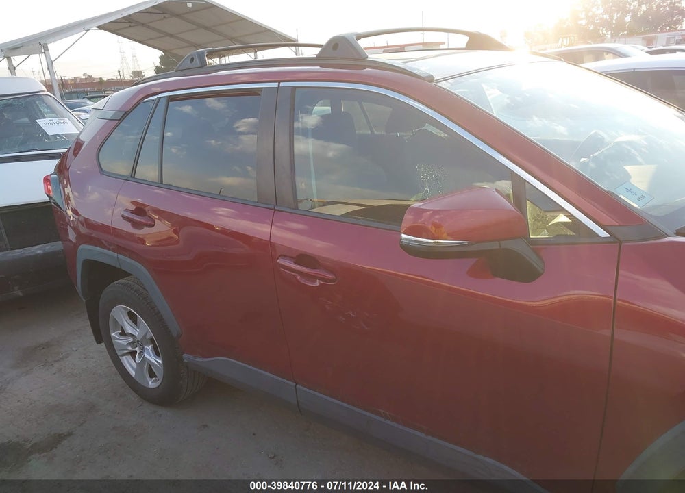 2019 TOYOTA RAV4 XLE VIN: 2T3W1RFV9KC019936