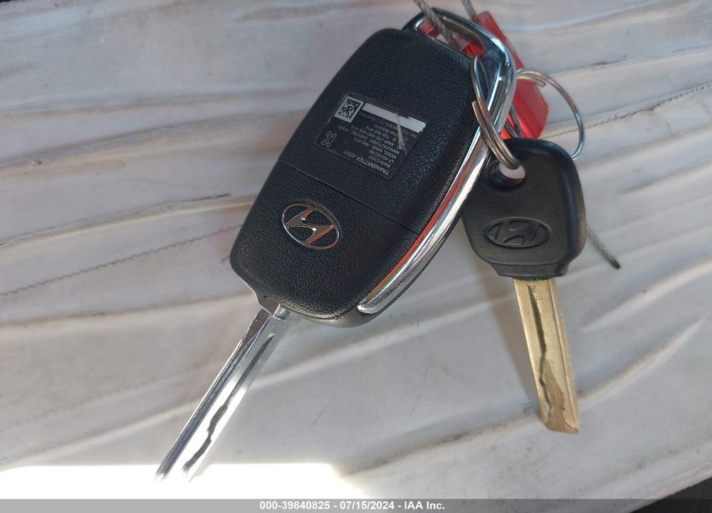 2015 HYUNDAI SONATA SE VIN: 5NPE24AF8FH043698