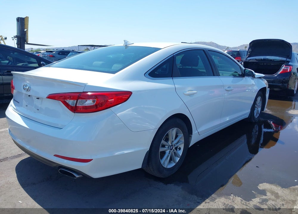 2015 HYUNDAI SONATA SE VIN: 5NPE24AF8FH043698