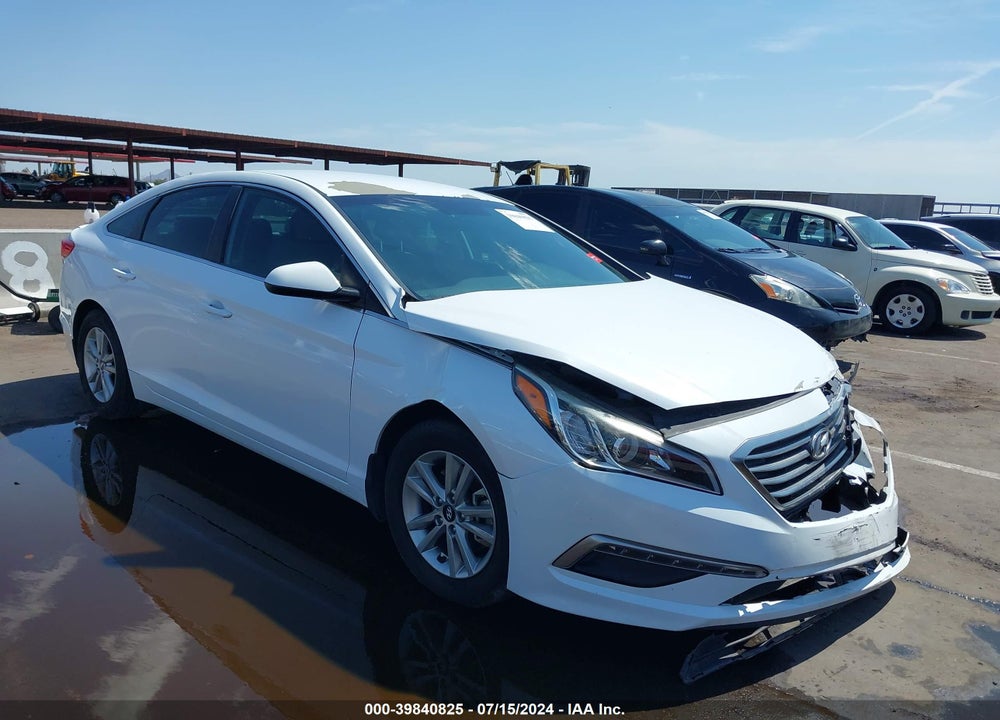 2015 HYUNDAI SONATA SE VIN: 5NPE24AF8FH043698