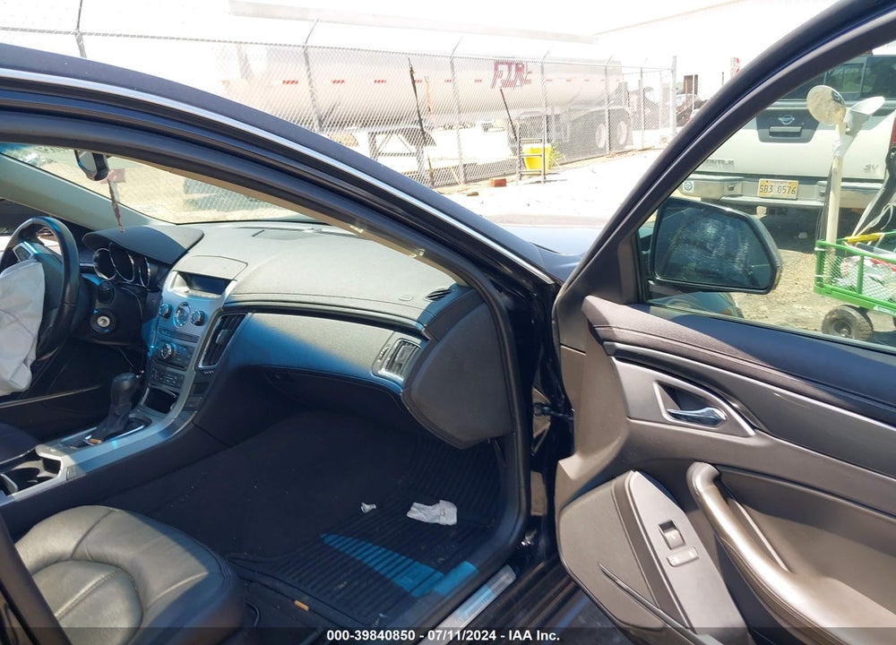 2011 CADILLAC CTS VIN: 1G6DC5EY2B0138214