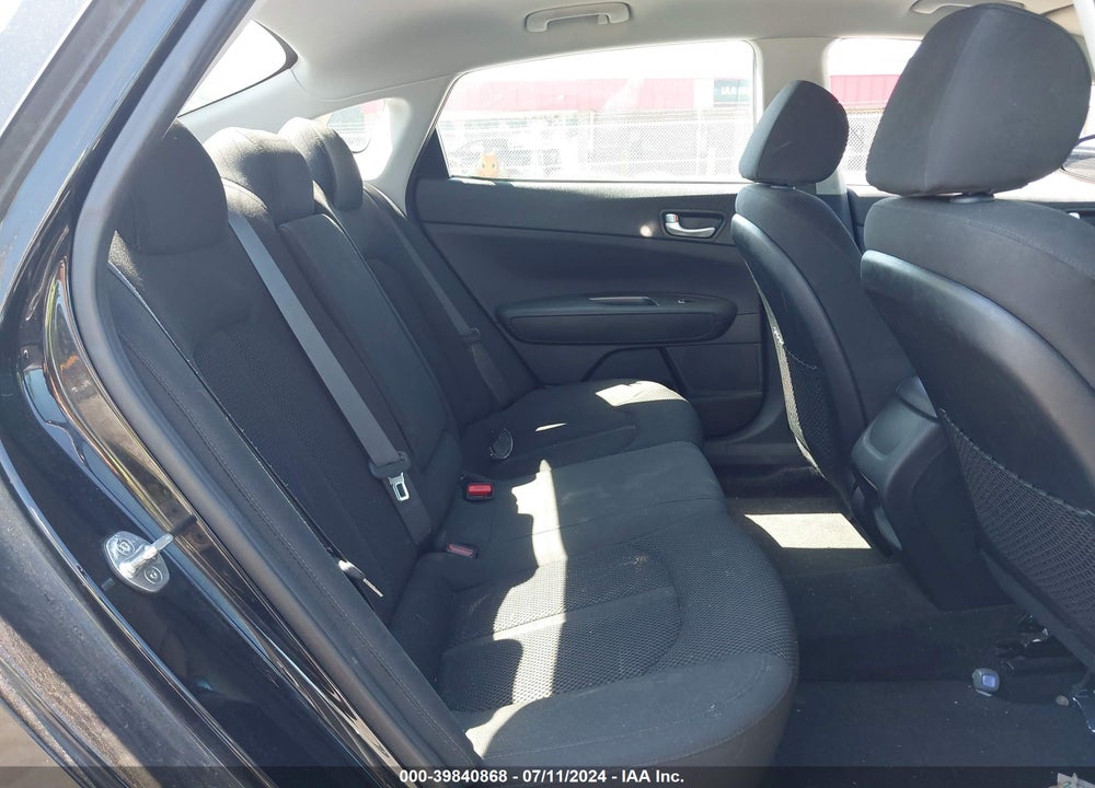 2019 KIA OPTIMA LX VIN: 5XXGT4L35KG287808