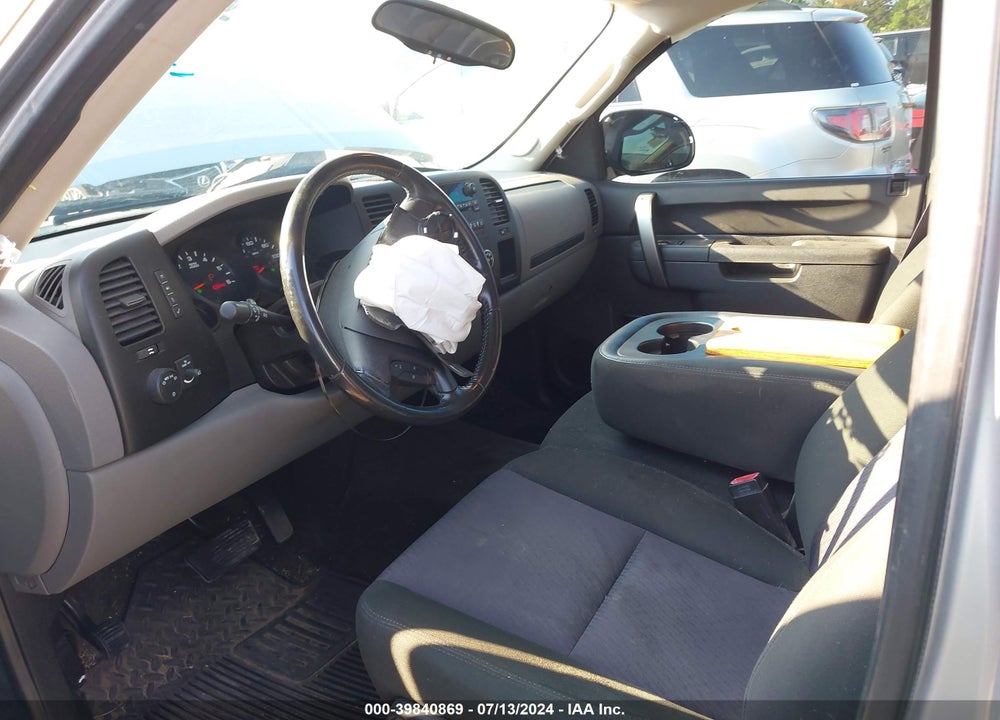 2013 CHEVROLET SILVERADO 1500 LS VIN: 1GCRCREA2DZ412801