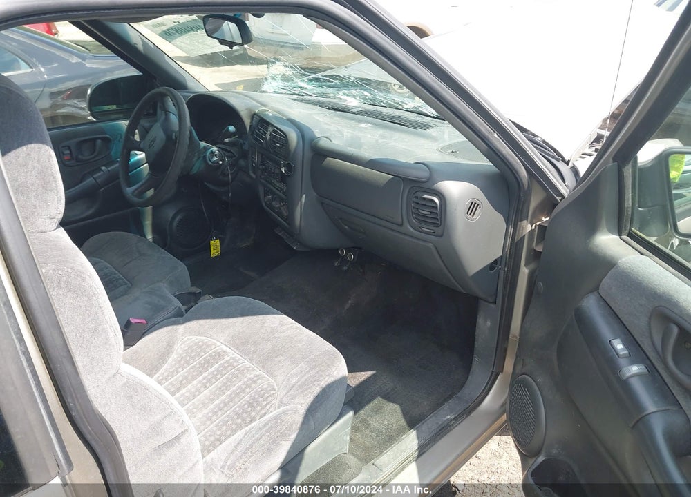 2001 CHEVROLET S-10 LS VIN: 1GCCS19W918168808