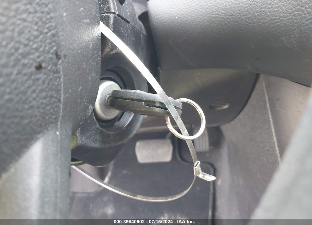 2015 FORD FOCUS SE VIN: 1FADP3F27FL201043