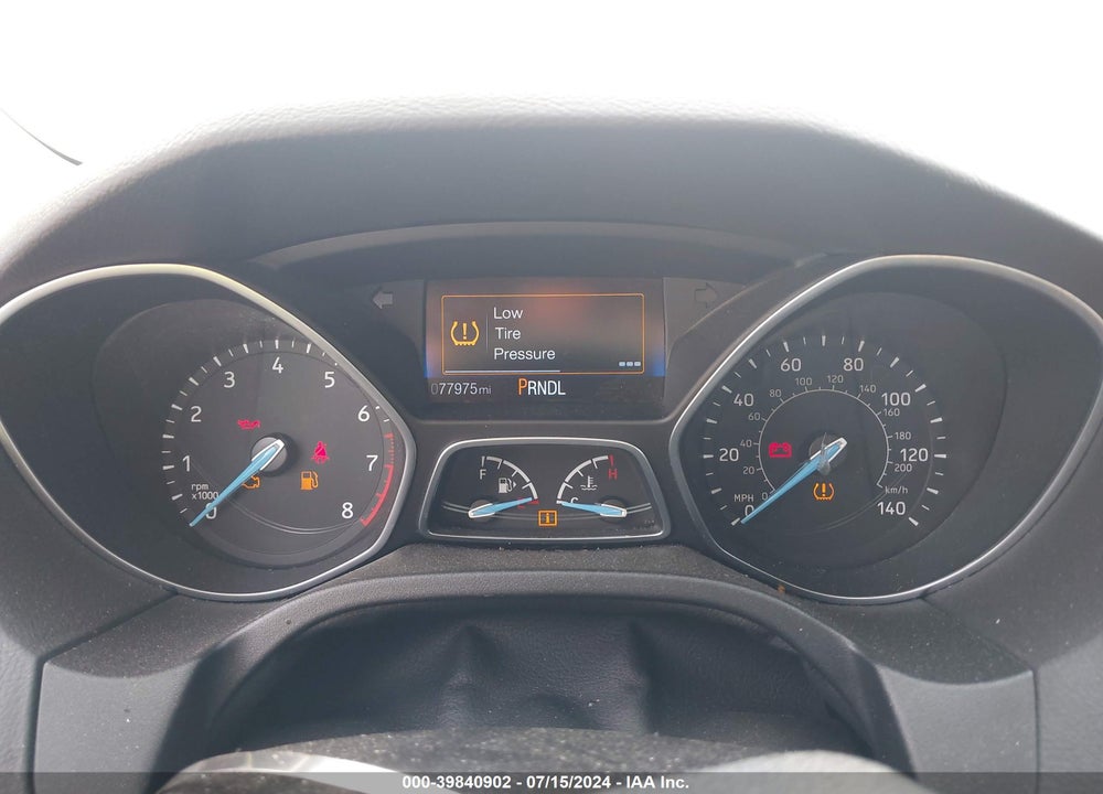 2015 FORD FOCUS SE VIN: 1FADP3F27FL201043