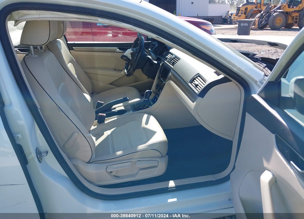 2018 VOLKSWAGEN PASSAT 2.0T SE VIN: 1VWBA7A33JC050248