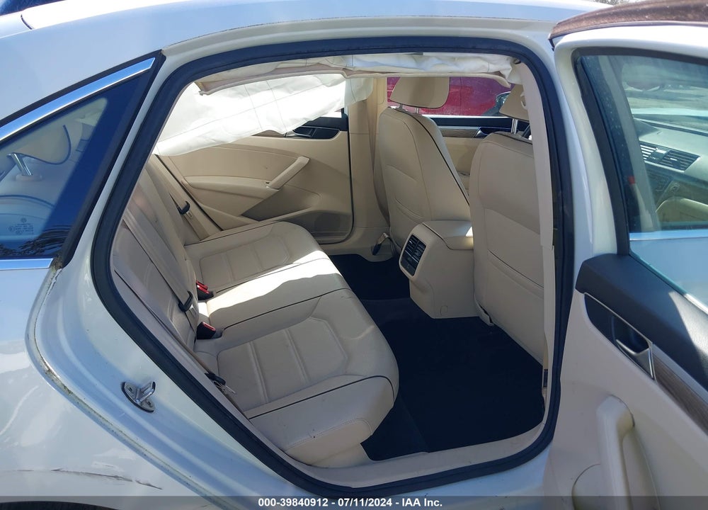 2018 VOLKSWAGEN PASSAT 2.0T SE VIN: 1VWBA7A33JC050248