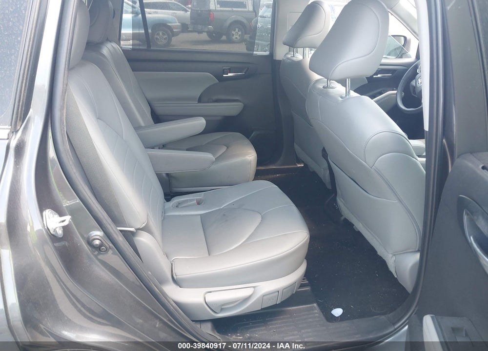 2023 TOYOTA HIGHLANDER XLE VIN: 5TDKDRAH7PS007623