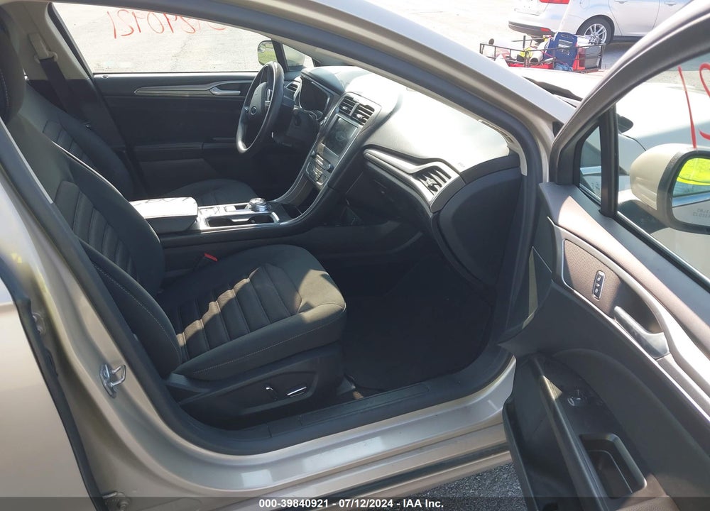 2017 FORD FUSION SE VIN: 3FA6P0H70HR412850