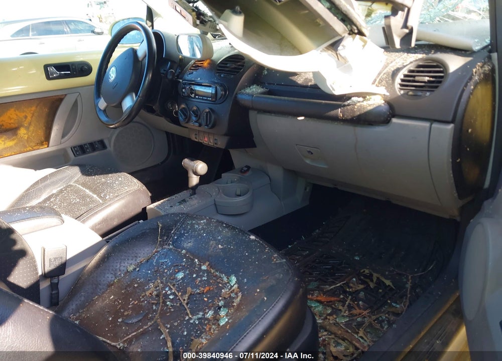 2003 VOLKSWAGEN NEW BEETLE GLS VIN: 3VWCK21Y83M327557