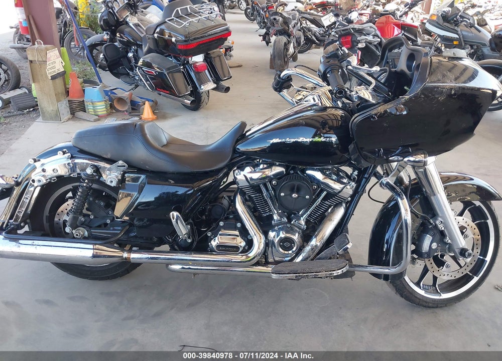 2019 HARLEY-DAVIDSON FLTRX VIN: 1HD1KHC19KB674574