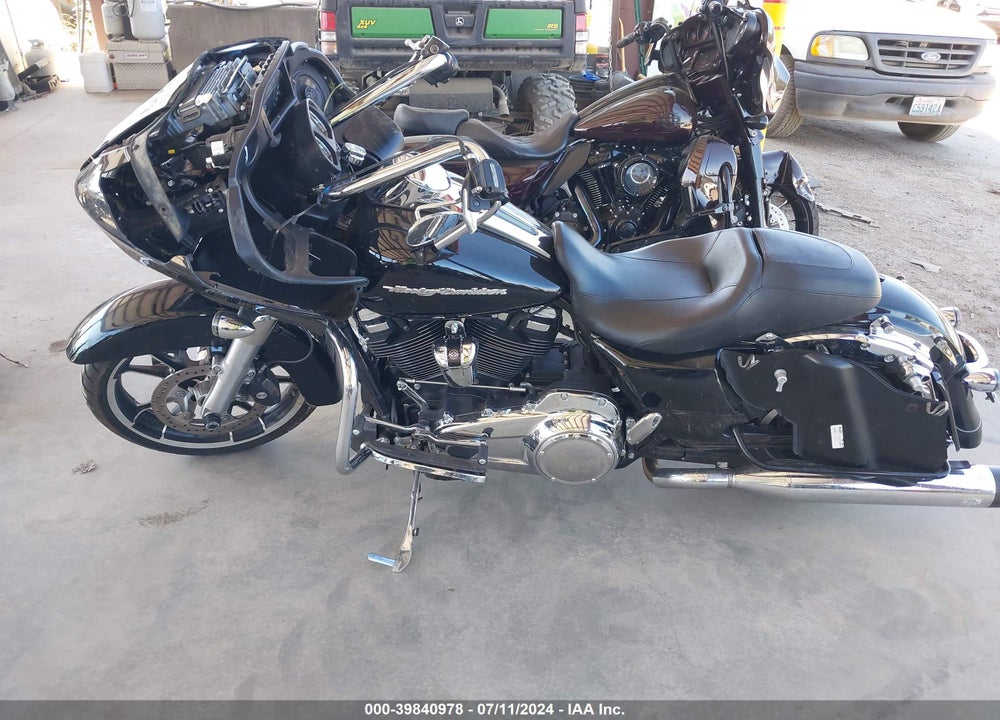 2019 HARLEY-DAVIDSON FLTRX VIN: 1HD1KHC19KB674574