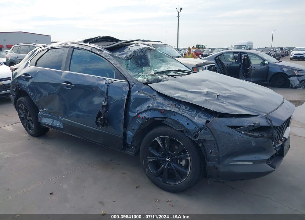 2022 MAZDA CX-30 CARBON EDITION VIN: 3MVDMBCL8NM450585