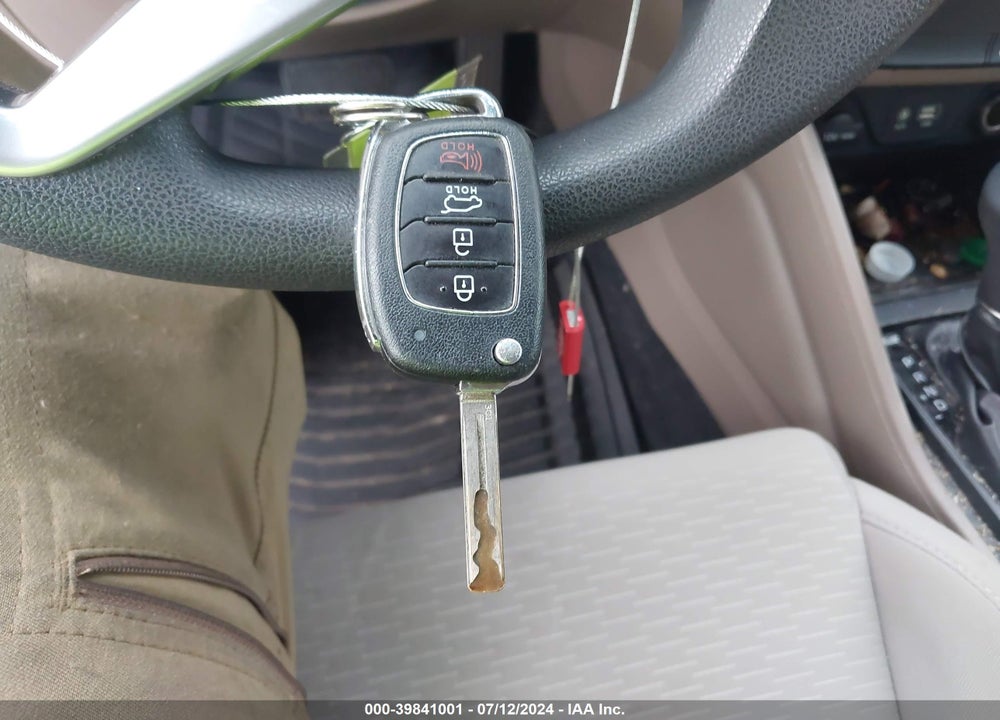 2019 HYUNDAI TUCSON SE VIN: KM8J23A41KU872986