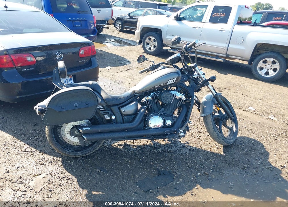 2014 YAMAHA XVS1300 CU VIN: JYAVP33E9EA010680