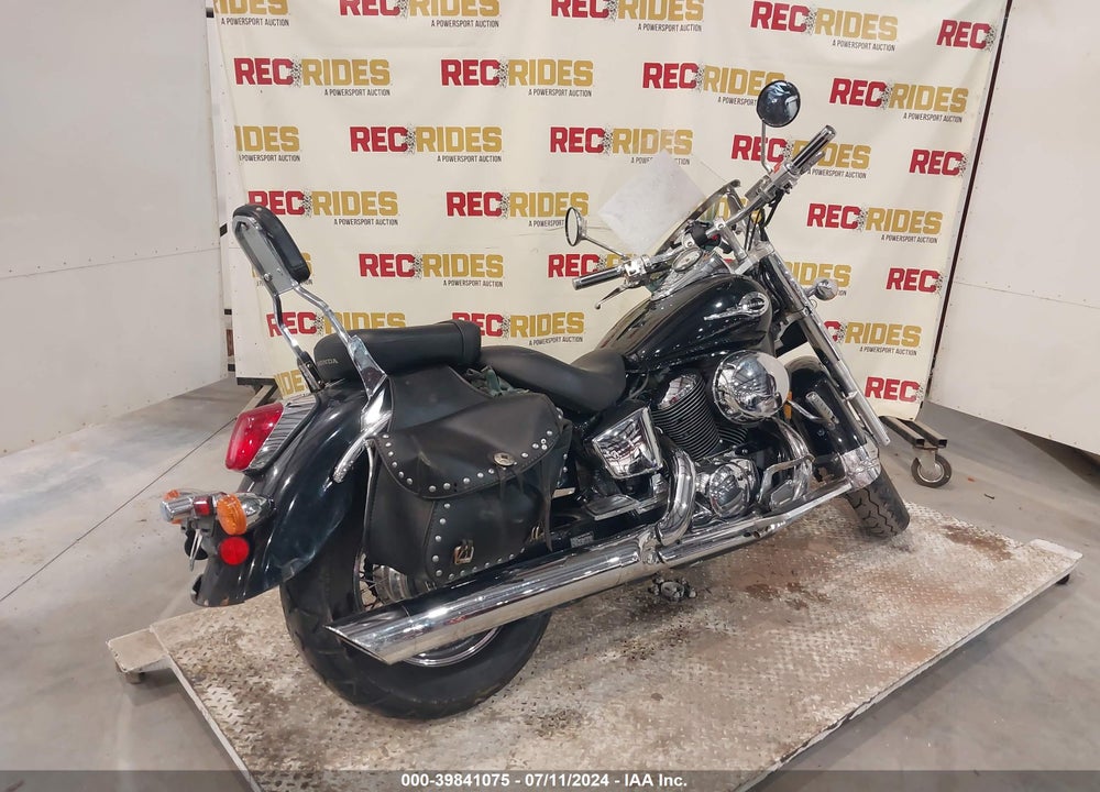 2001 HONDA VT750 CD VIN: JH2RC443X1M450282