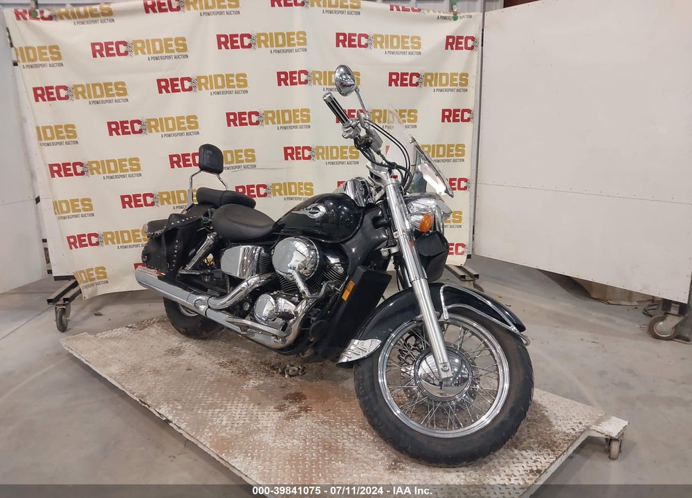 2001 HONDA VT750 CD VIN: JH2RC443X1M450282