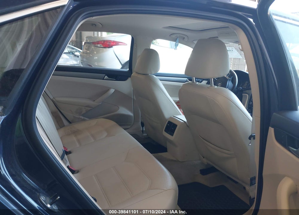 2014 VOLKSWAGEN PASSAT 2.0L TDI SE VIN: 1VWBN7A30EC114949